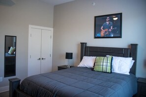 Iron/ironing board, travel crib, WiFi, bed sheets