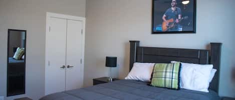 Bügeleisen/Bügelbrett, Reisekinderbett, WLAN, Bettwäsche