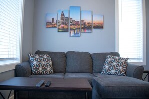 TV - Cozy West End Condo • Near Centennial & Downtown (Nashville)
