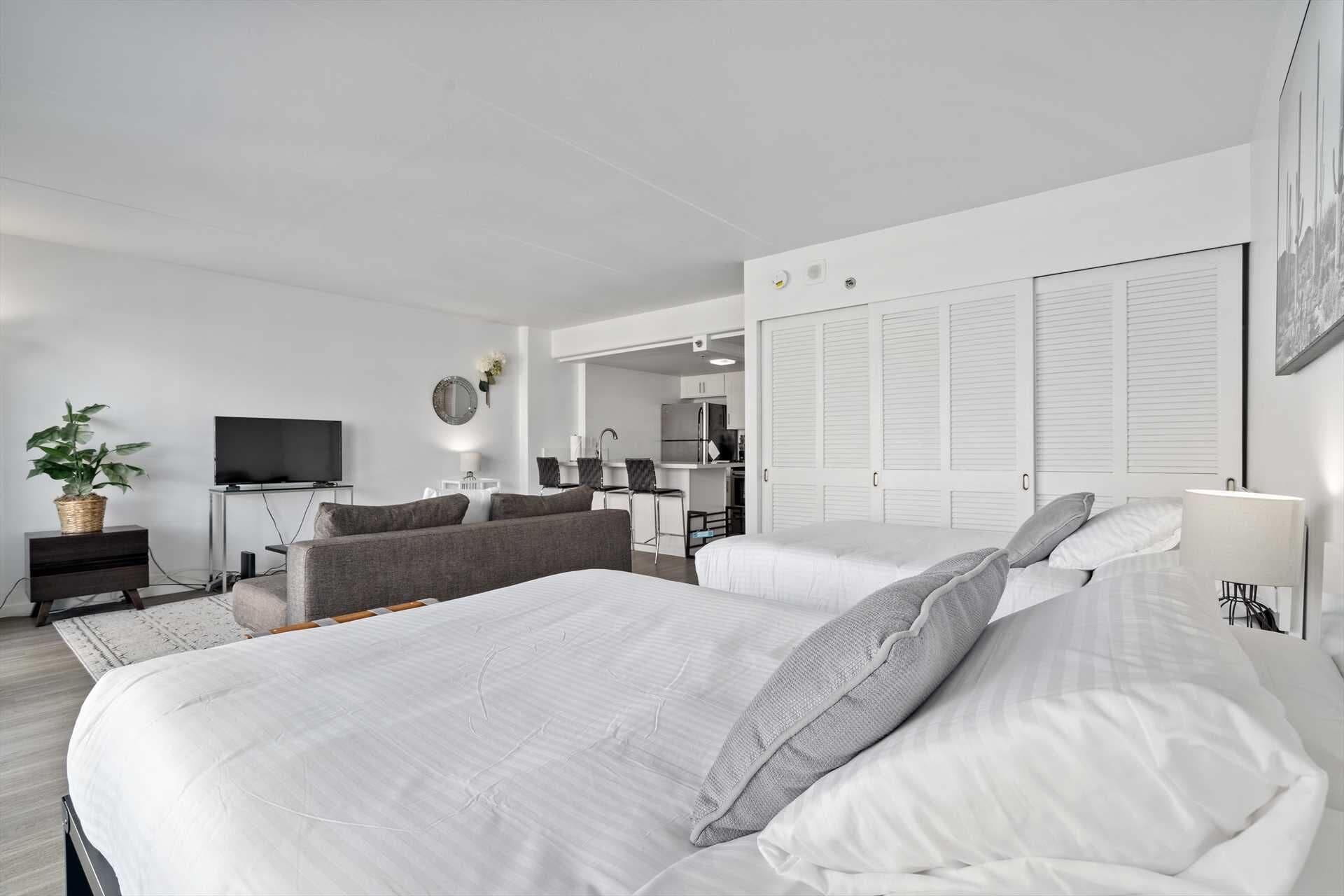 Ilikai 1417 Remodel City / Mountain Views 2 Double Beds, Sofa Bed - Honolulu, HI