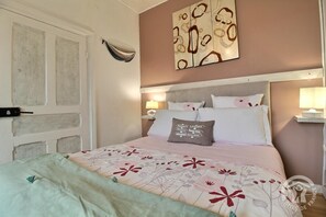 4 bedrooms, iron/ironing board, free WiFi, bed sheets