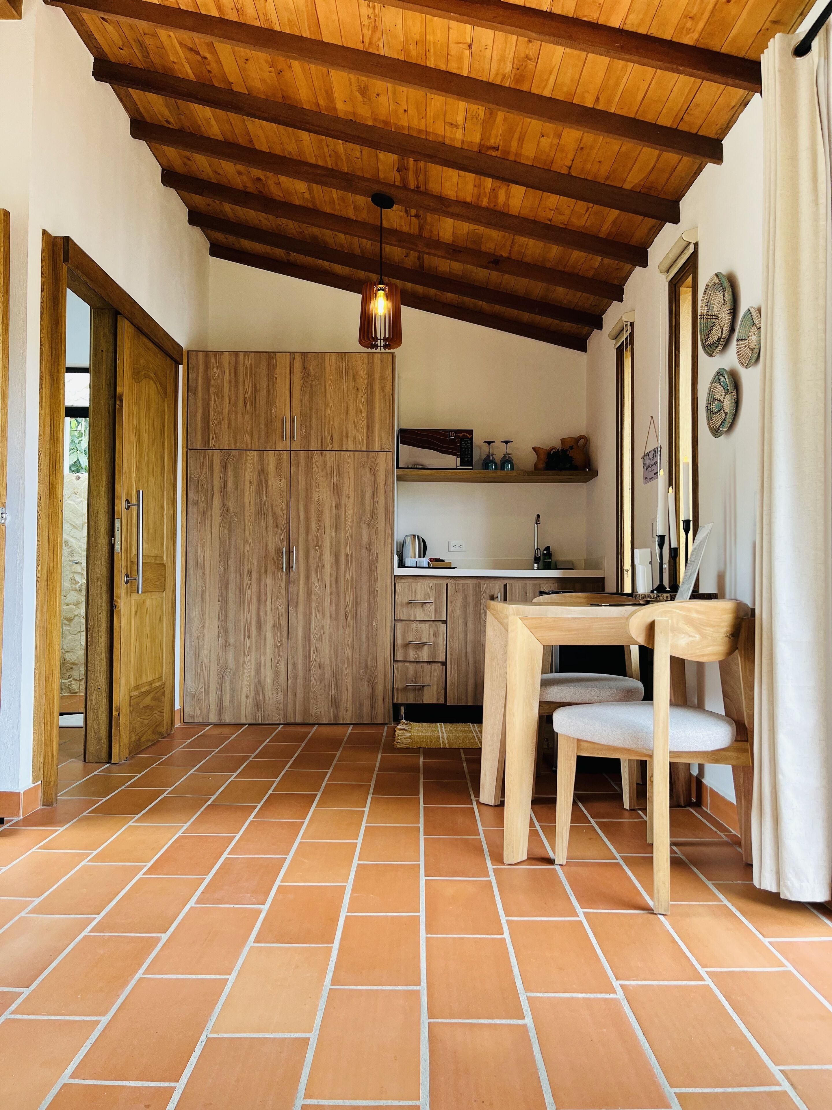 Luxury Villa | Private kitchen | Microwave, electric kettle