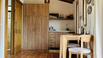 Luxury Villa | Private kitchen | Microwave, electric kettle