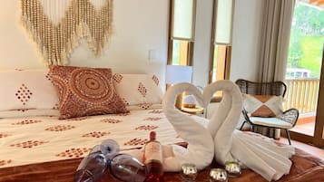 Luxury Studio Suite | Egyptian cotton sheets, premium bedding, down duvets, pillow-top beds