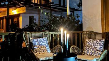 Luxury Villa | Terrace/patio