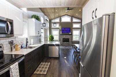 Luxury Loft Cottage In Manitou Beach