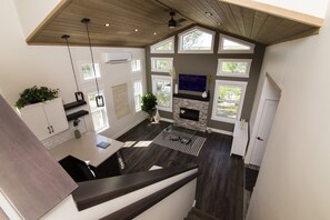 Standard-mökki | Oleskelualue | Älytelevisio, Netflix, suoratoistopalvelut