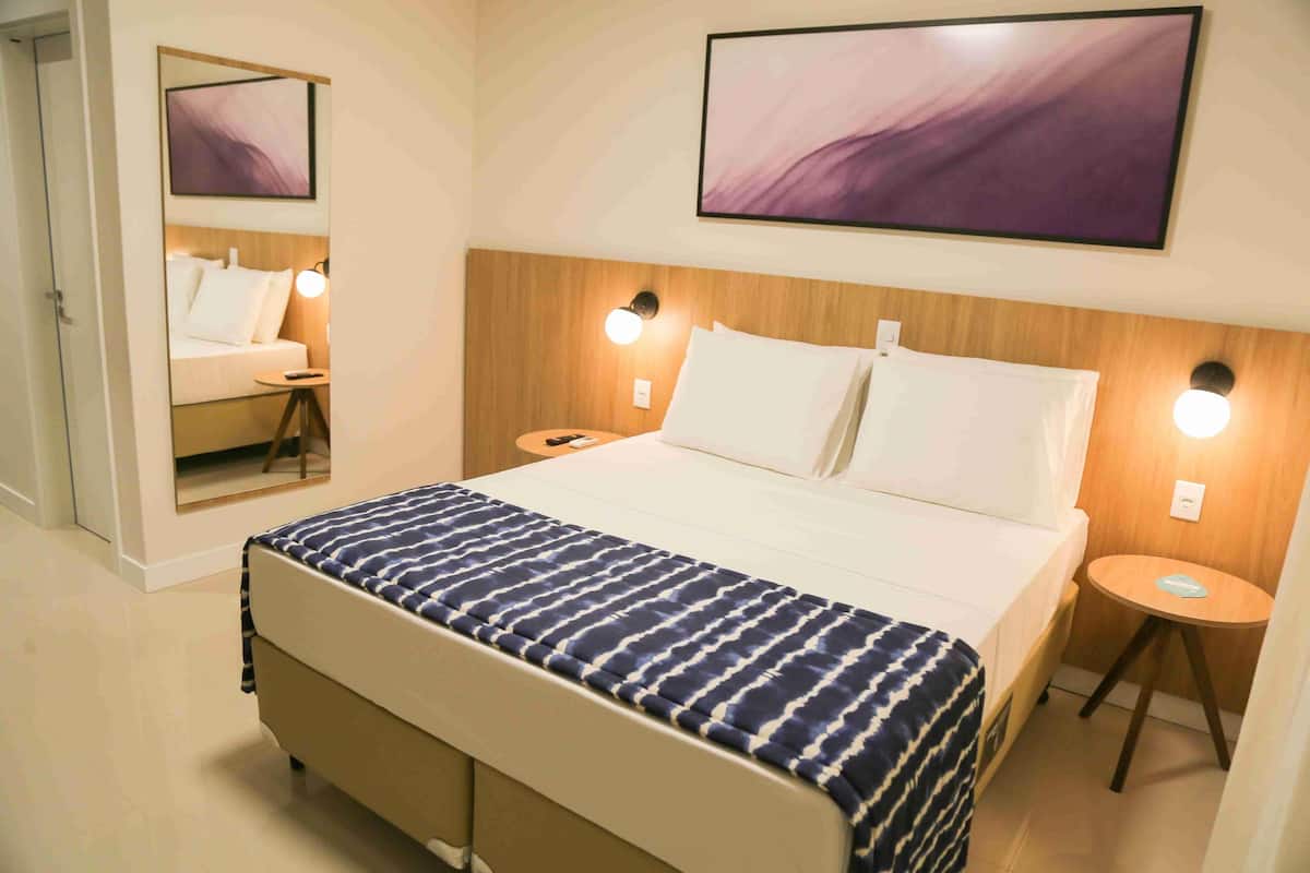 Desk, WiFi (free), bed sheets