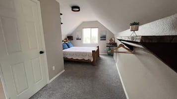1 bedroom, travel crib, WiFi