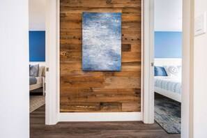 2 habitaciones, tabla de planchar con plancha, wifi y ropa de cama