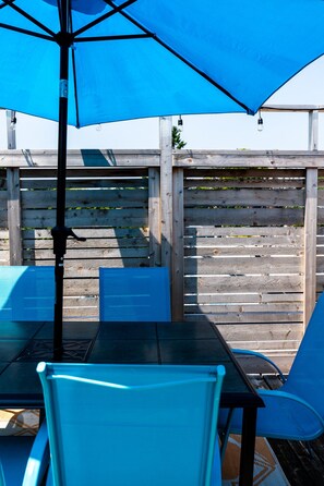 تناول الطعام بالخارج