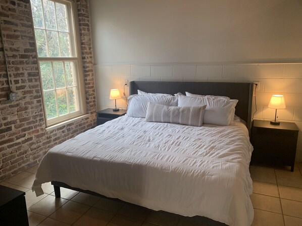 2 habitaciones, tabla de planchar con plancha y wifi gratis 