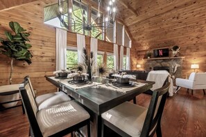 Dining - Sip your coffee in the rocking chairs while enjoying the serene Mountain View’s. (Sevierville)