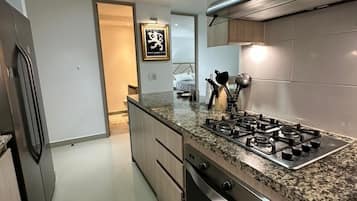 Fridge, microwave, oven, stovetop