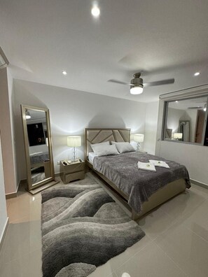 1 bedroom, in-room safe, iron/ironing board, free WiFi