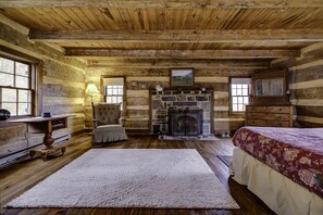 4 bedrooms, desk, free WiFi, bed sheets