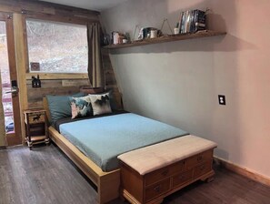 1 bedroom, memory-foam beds, travel cot, free WiFi - Cozy Cabin (Florissant)