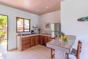 Fridge, microwave, oven, stovetop - Nosara Apartment with Pool View, 3 min walk beach (Playa Pelada)