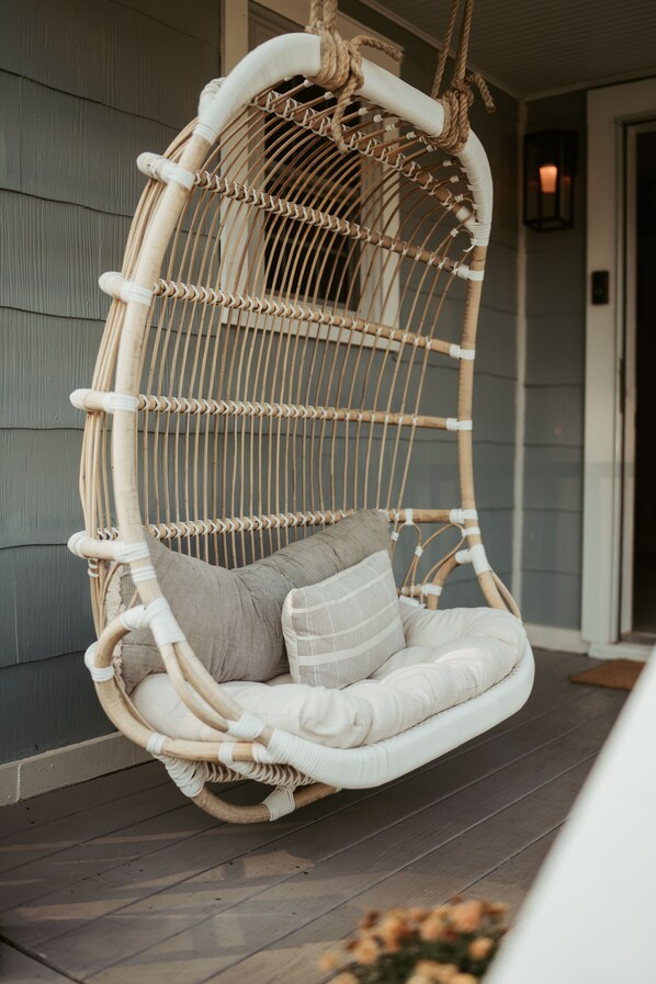 Terrace/patio - Complimentary Golf Cart  - .9 Miles From Square - Hot Tub (Covington)