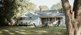 Complimentary Golf Cart  - .9 Miles From Square - Hot Tub