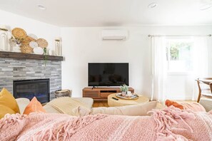 Fireplace - 2BR | Fireplace, Bath | West Seattle | Sophari (Seattle)