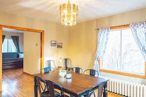 Dining - Lakeside Luxury on Upper & Lower Post Lake Channel (Post Lake)