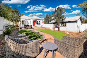 Exterior - Lovingly Restored Cottage in Downtown Prescott Walk to the Courthouse Square (Prescott)
