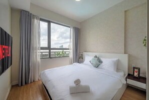 2 bedrooms, WiFi - Masteri Thao Dien Condo panoramic viewof swim pool (Thành phố Hồ Chí Minh)