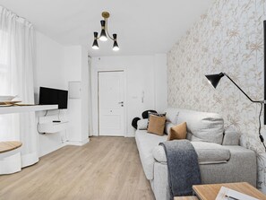 TV - Elegant and Central Location (Granada)