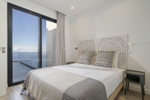 3 bedrooms, iron/ironing board, WiFi, bed sheets - With pool and superb sea view - Villa Candelária (Ponta do Sol)