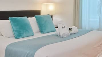 Een minibar, een kluis op de kamer, gratis babybedden, gratis wifi