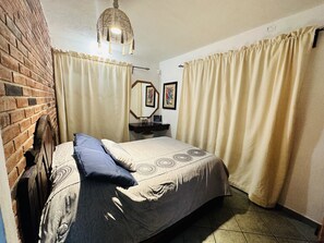 1 bedroom, desk, free WiFi, bed sheets - Loft with panoramic view and kitchenette (Taxco)