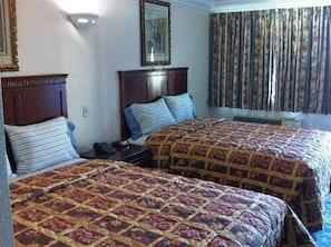 Room - Royal Inn Motel, Compton CA (Compton)