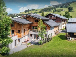 View of the property - Chalet Mevi - family break in the Alps 13p, great location - OVO Network (Crest-Voland)