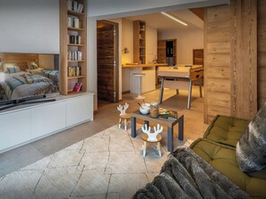 5 habitaciones, tabla de planchar con plancha, wifi y ropa de cama