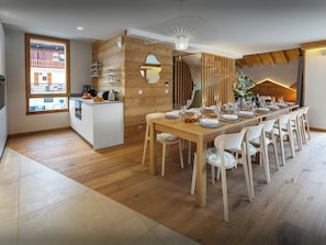 Dining - Chalet Mevi - family break in the Alps 13p, great location - OVO Network (Crest-Voland)