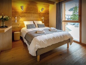 5 chambres, fer et planche à repasser, Wi-Fi, draps fournis