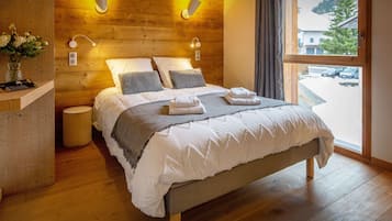 5 chambres, fer et planche à repasser, Wi-Fi, draps fournis