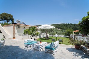Front of property - Alexia studios (Skiathos)