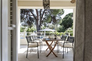 Basic Quadruple Room | Terrace/patio - Alexia studios (Skiathos)