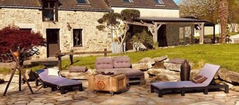 House with pool, sleeps 8 (4 adults and 4 children)