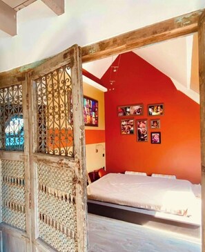 3 bedrooms - House with pool, sleeps 8 (4 adults and 4 children) (La Croix Hélléan)