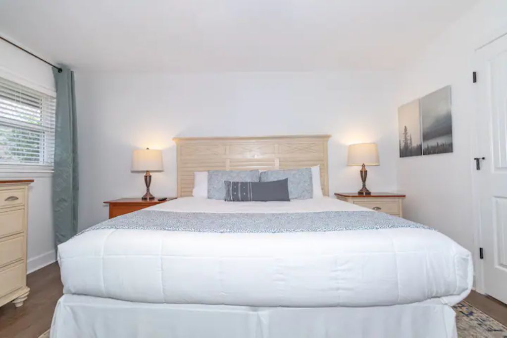 4 bedrooms, iron/ironing board, travel cot, free WiFi