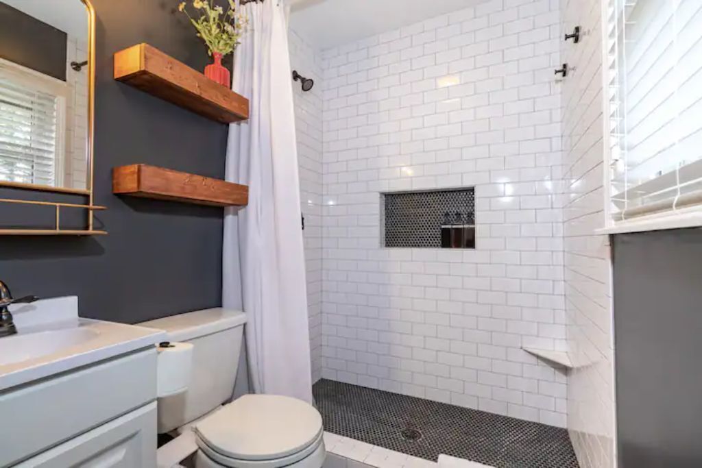 Doccia, asciugacapelli, bidet, asciugamani