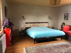 5 Schlafzimmer, Bügeleisen/Bügelbrett, WLAN, Bettwäsche