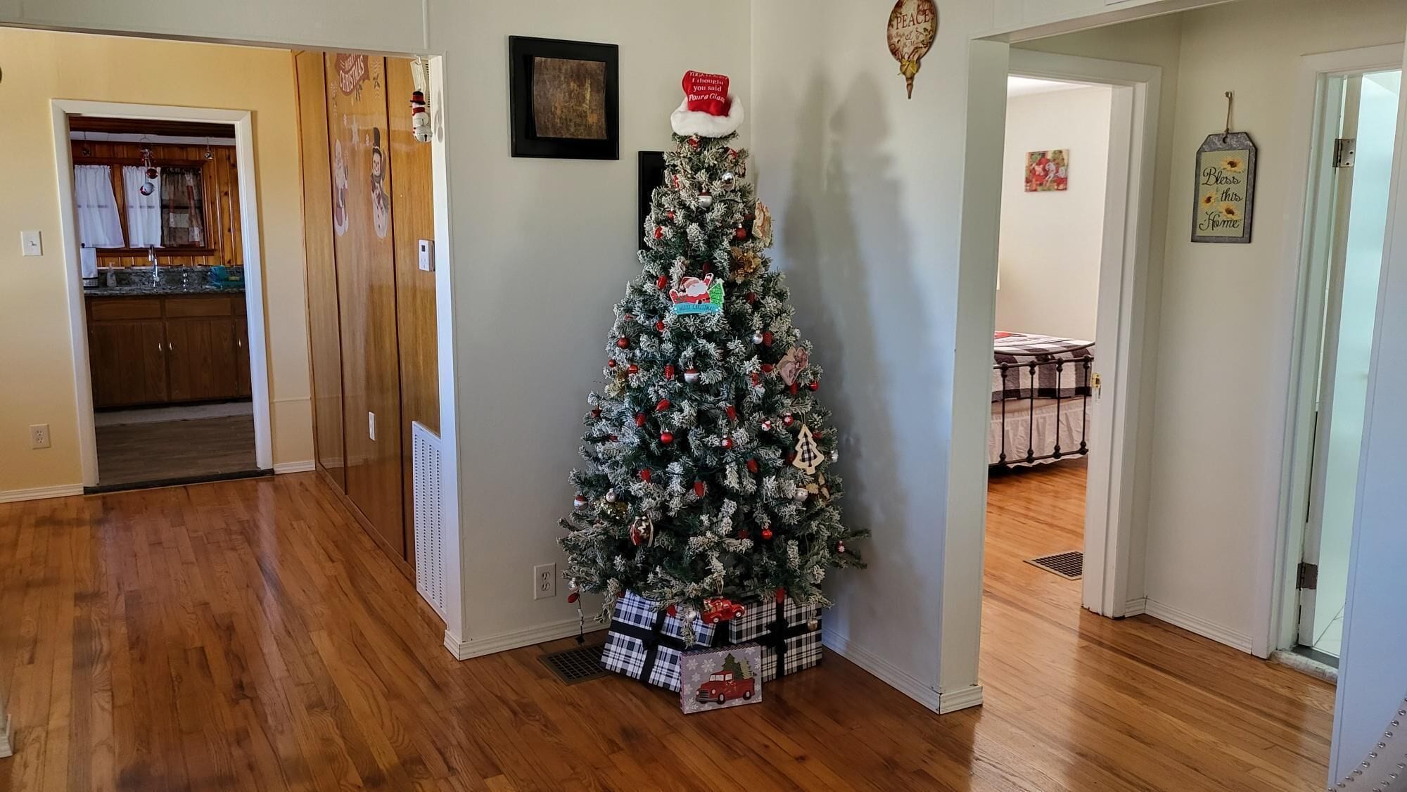 4 chambres, fer et planche à repasser, Wi-Fi gratuit, draps fournis