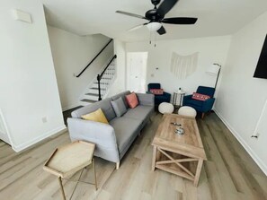 Smart TV - Stay at Magnolia in Columbia (Columbia)