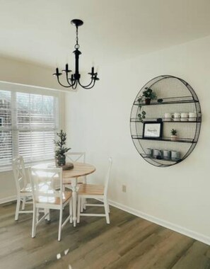 Dining - Stay at Magnolia in Columbia (Columbia)