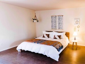 1 室のベッドルーム、アイロン / アイロン台、旅行用ベビーベッド、WiFi (無料)