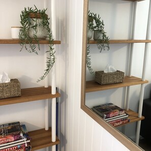 Interior - The Boathouse Narrawallee - Studio & Boatshed (Narrawallee)